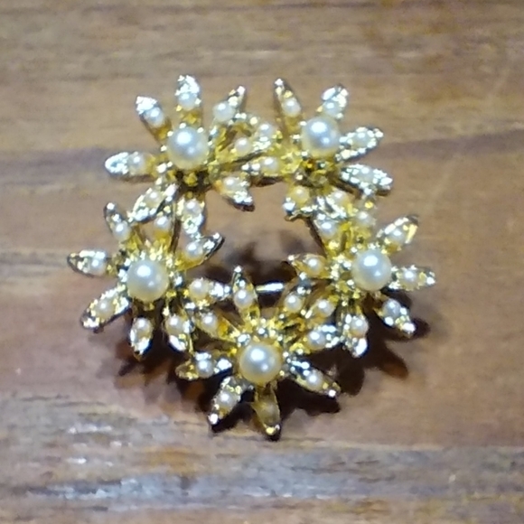 Vintage Jewelry - Vintage Gold Brooch With White Seed Beads, Faux Pearl Flowers, Star Patt…